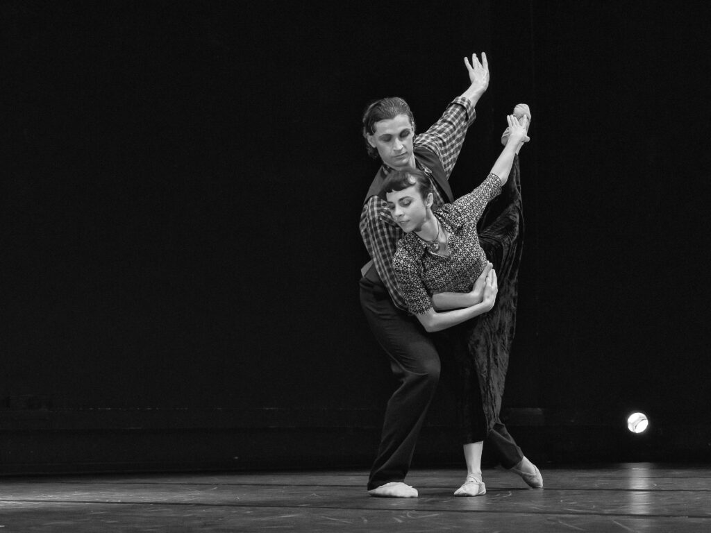 Las tres hermanas - ballet Marseille groupe danseurs compagnie de danse néoclassique acontretemps