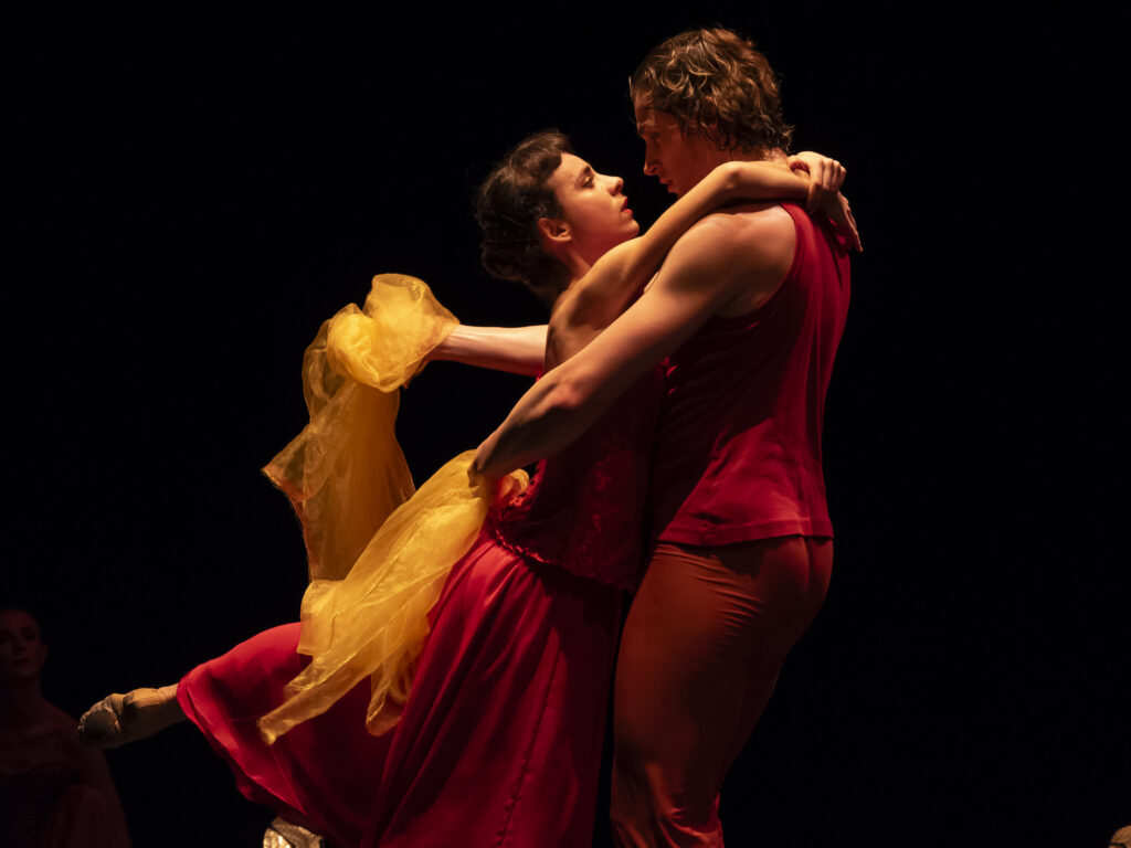 De fuego - ballet Marseille groupe danseurs compagnie de danse néoclassique acontretemps